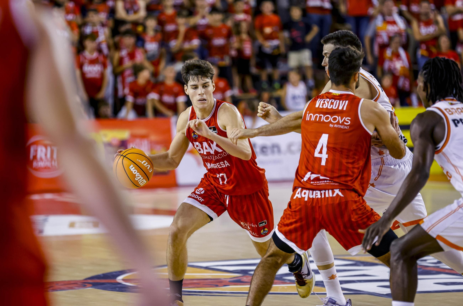 El mate de Saint-Supéry en el debut triunfal de Manresa ante Valencia