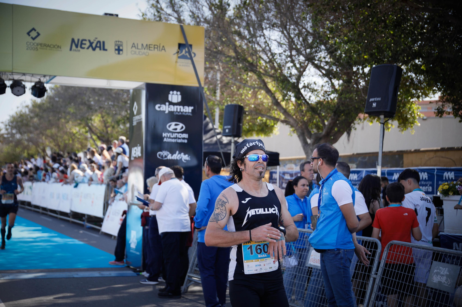 Imágenes de la llegada de la Media maratón Ciudad de Almería