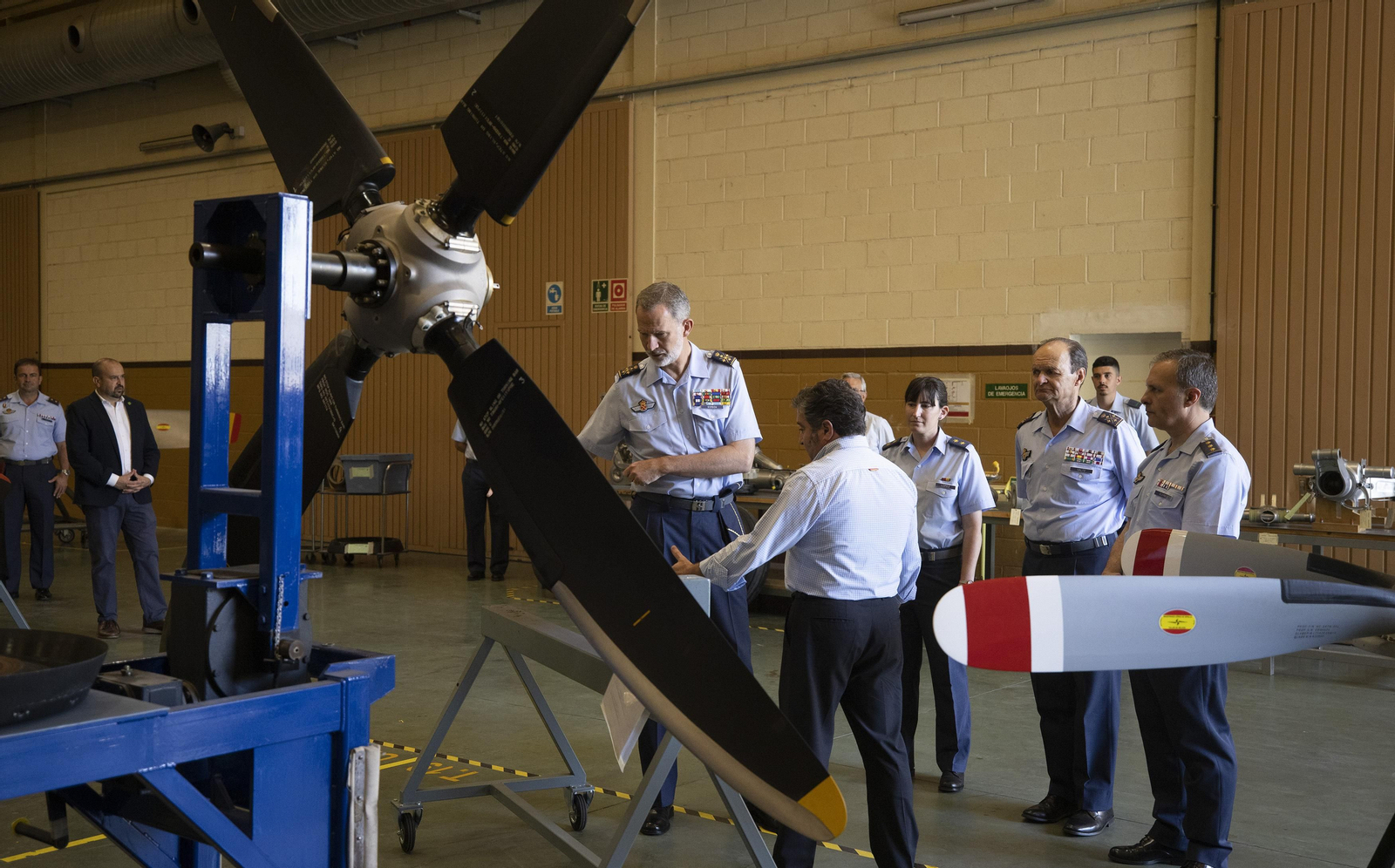 Las fotos de la visita de Felipe VI a la Maestranza Aérea de Sevilla