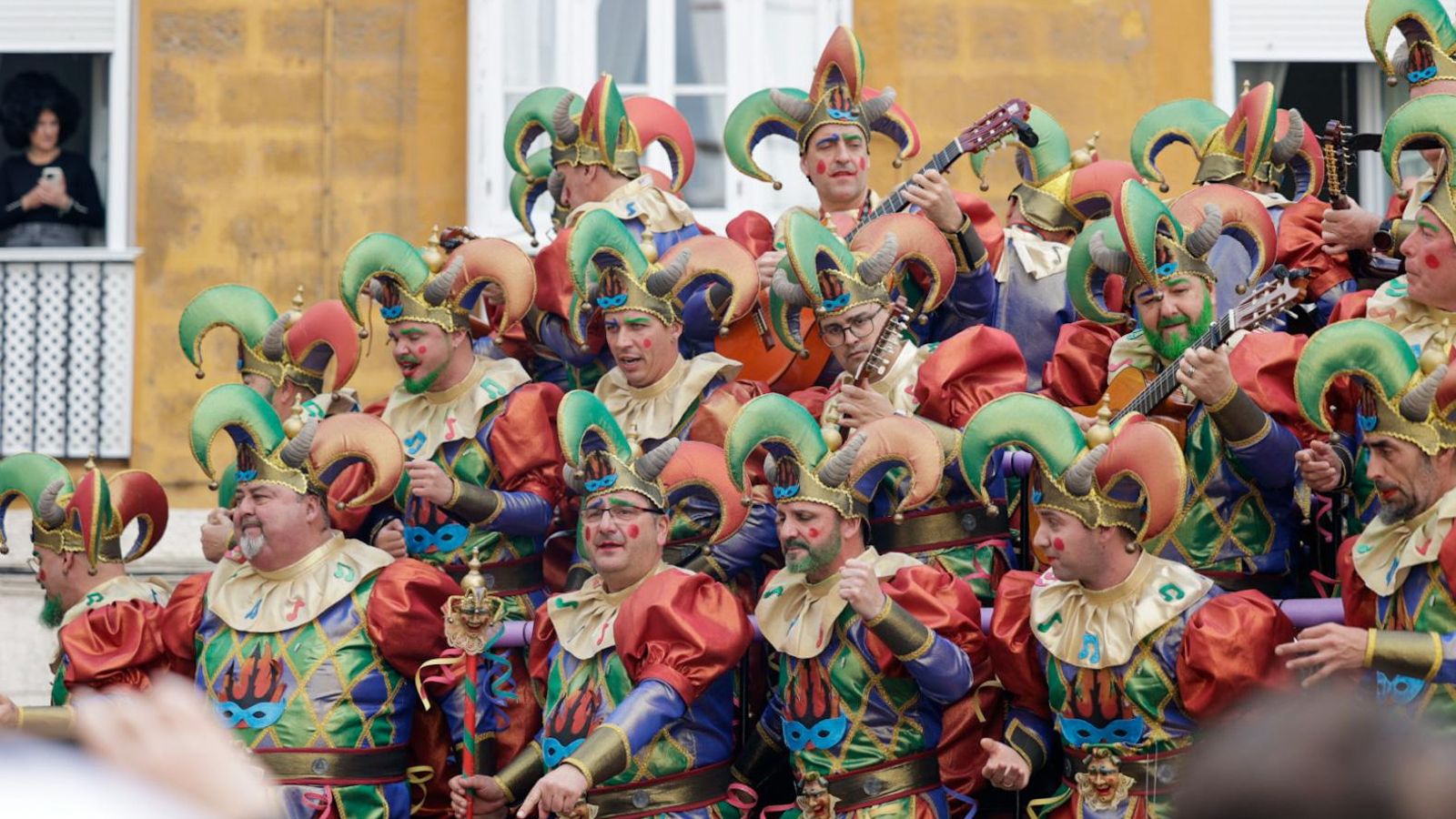 Las mejores imágenes del primer domingo de Carnaval de Cádiz
