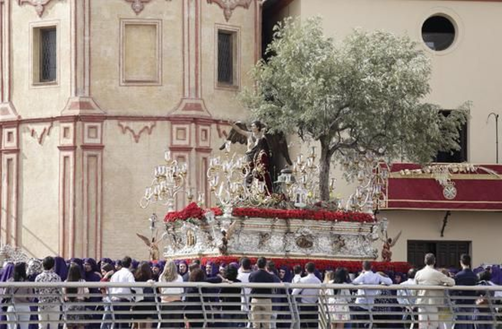Trono de Jesús Orando en el Huerto.

Foto: Marilu Báez / L. M. Gómez Pozo