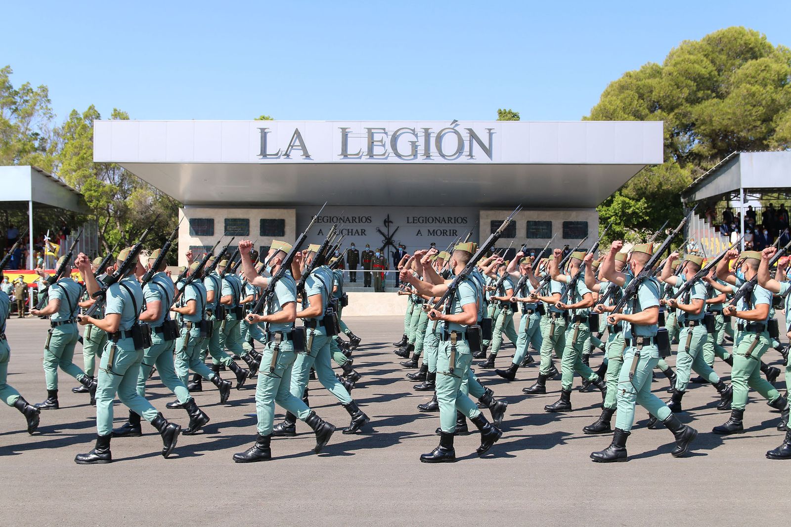 Fotogalería El Jefe del Estado Mayor del Ejército preside el acto conmemorativo del CI aniversario de La Legión