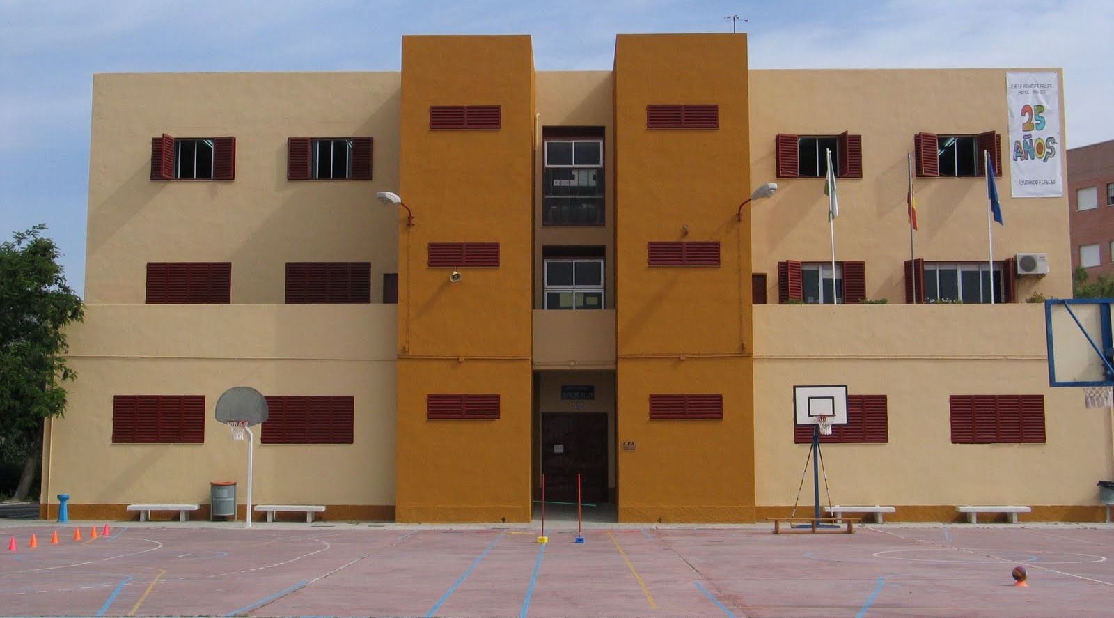 Fachada del centro educativo