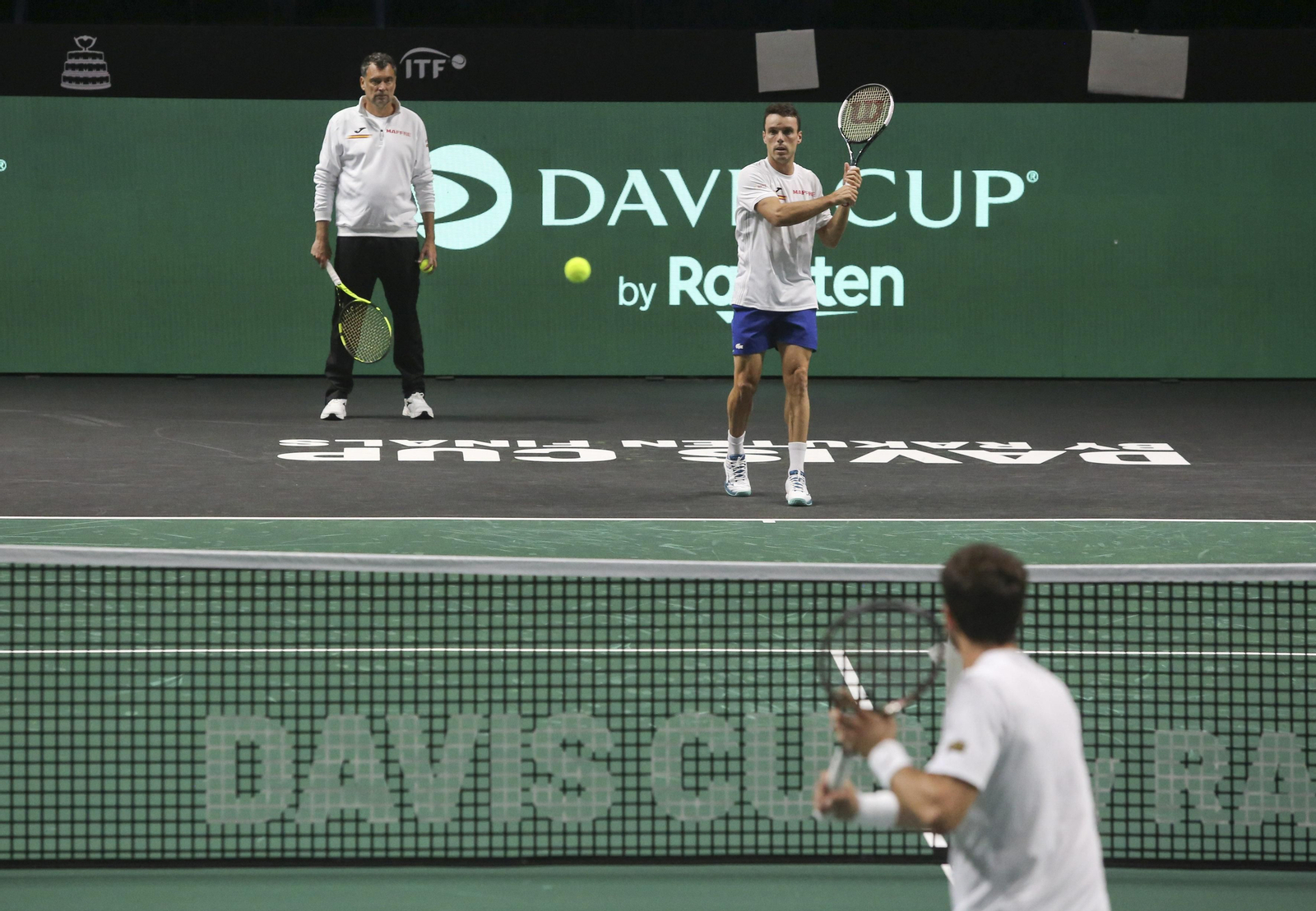 La metamorfosis del Carpena para la Copa Davis, con los jugadores sobre la pista ya