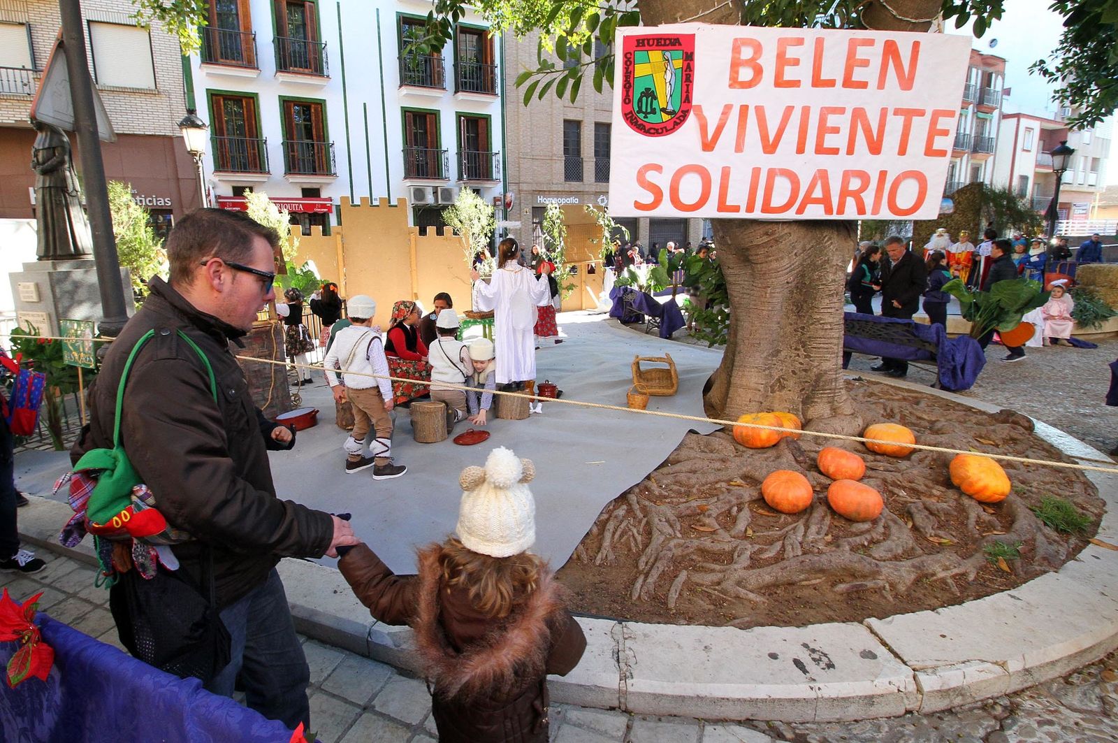 Imágenes del Belén viviente del Colegio María Inmaculada.