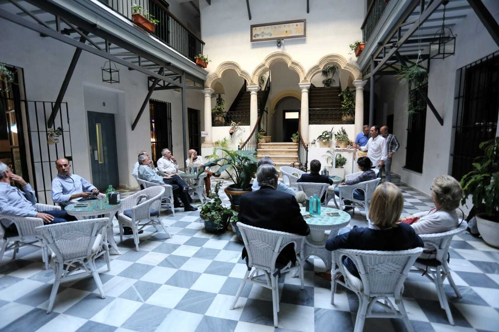 Una imagen de la cata maridada celebrada en la casa en la que residió Blas de Lezo.