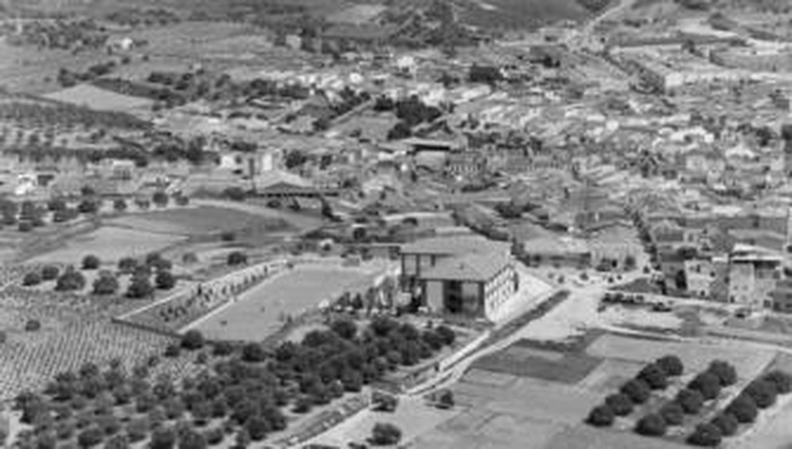 Vista aérea de Bonares, un municipio donde el crecimiento urbanístico se propiciará cuando se concluya la tramitación del Plan General de Ordenación Urbana.