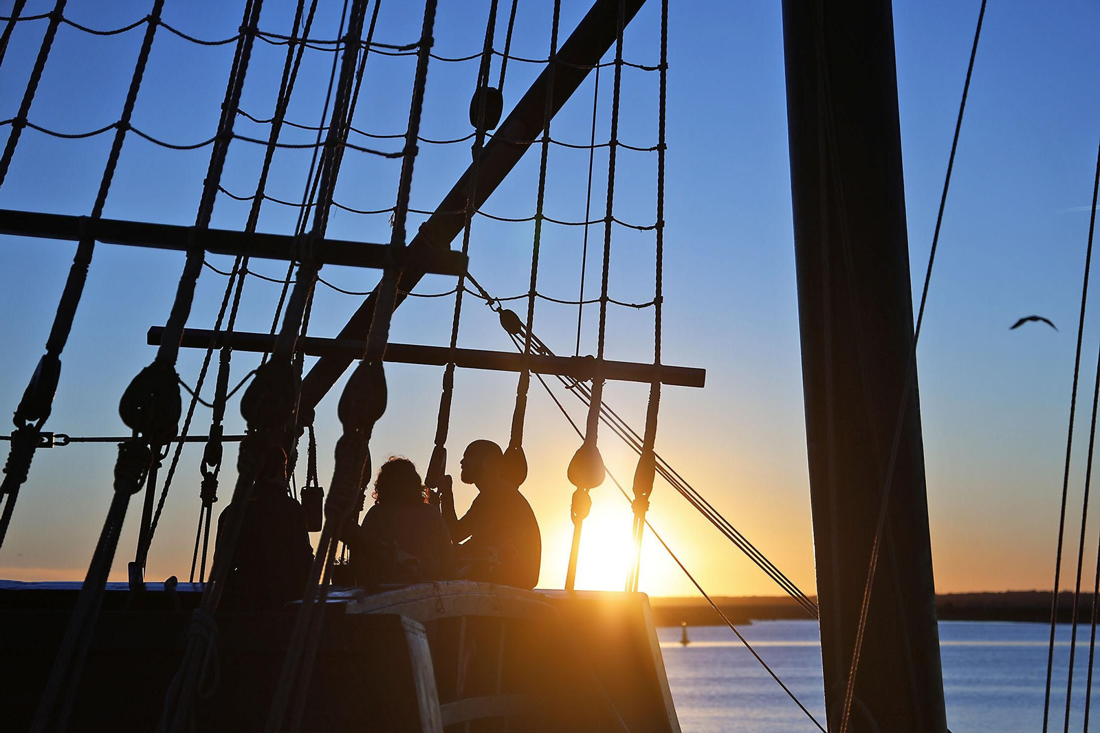 Imágenes de la Nao Victoria en el muelle de Levante
