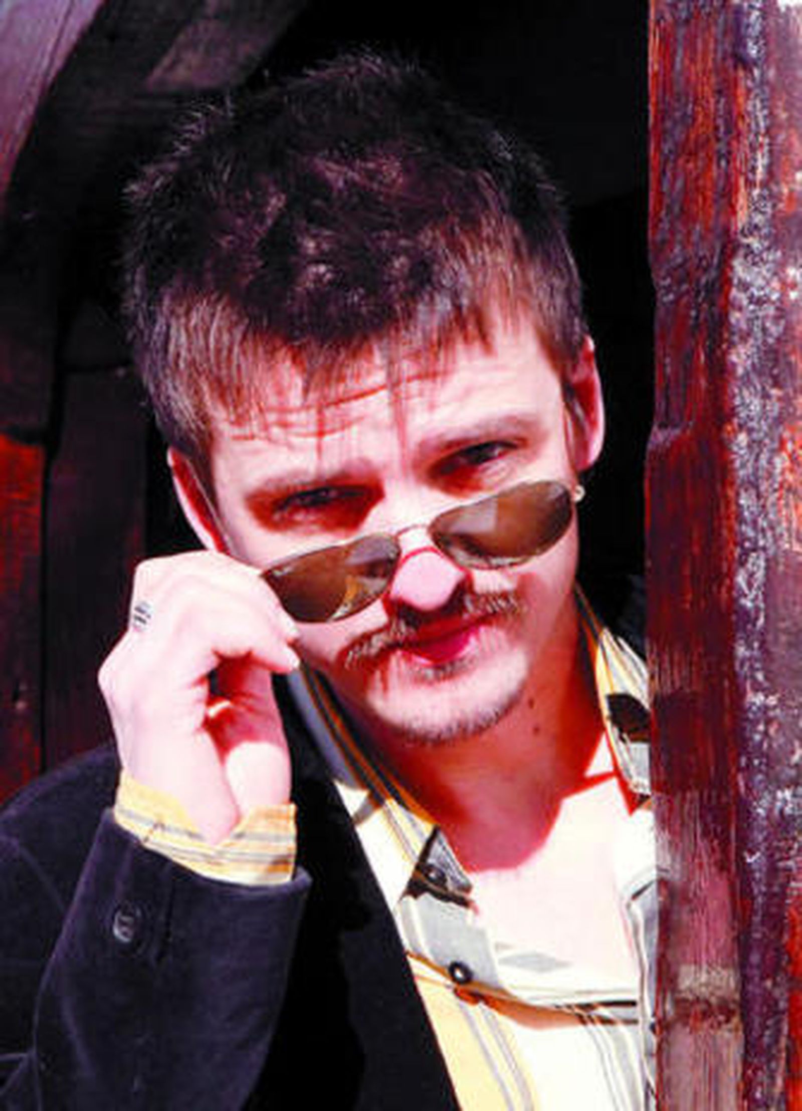 Coque Malla, un hombre con gafas de sol.