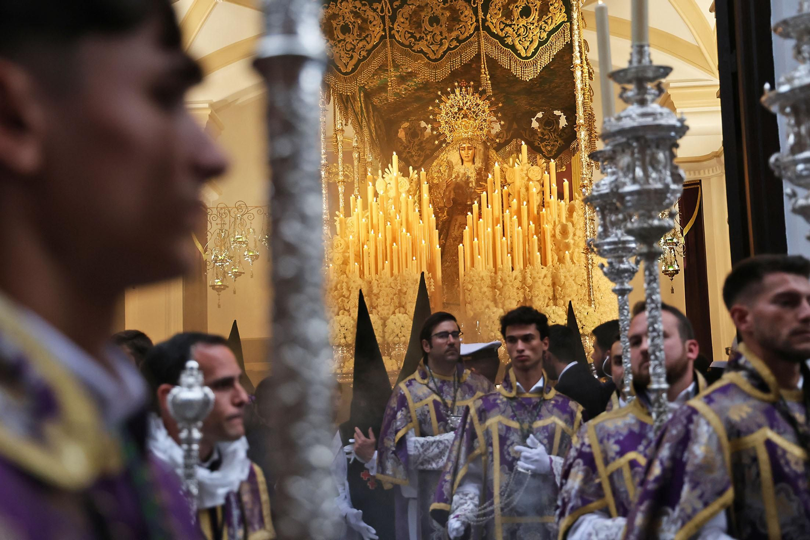 Miércoles Santo: La Hermandad de La Esperanza por las calles de Huelva
