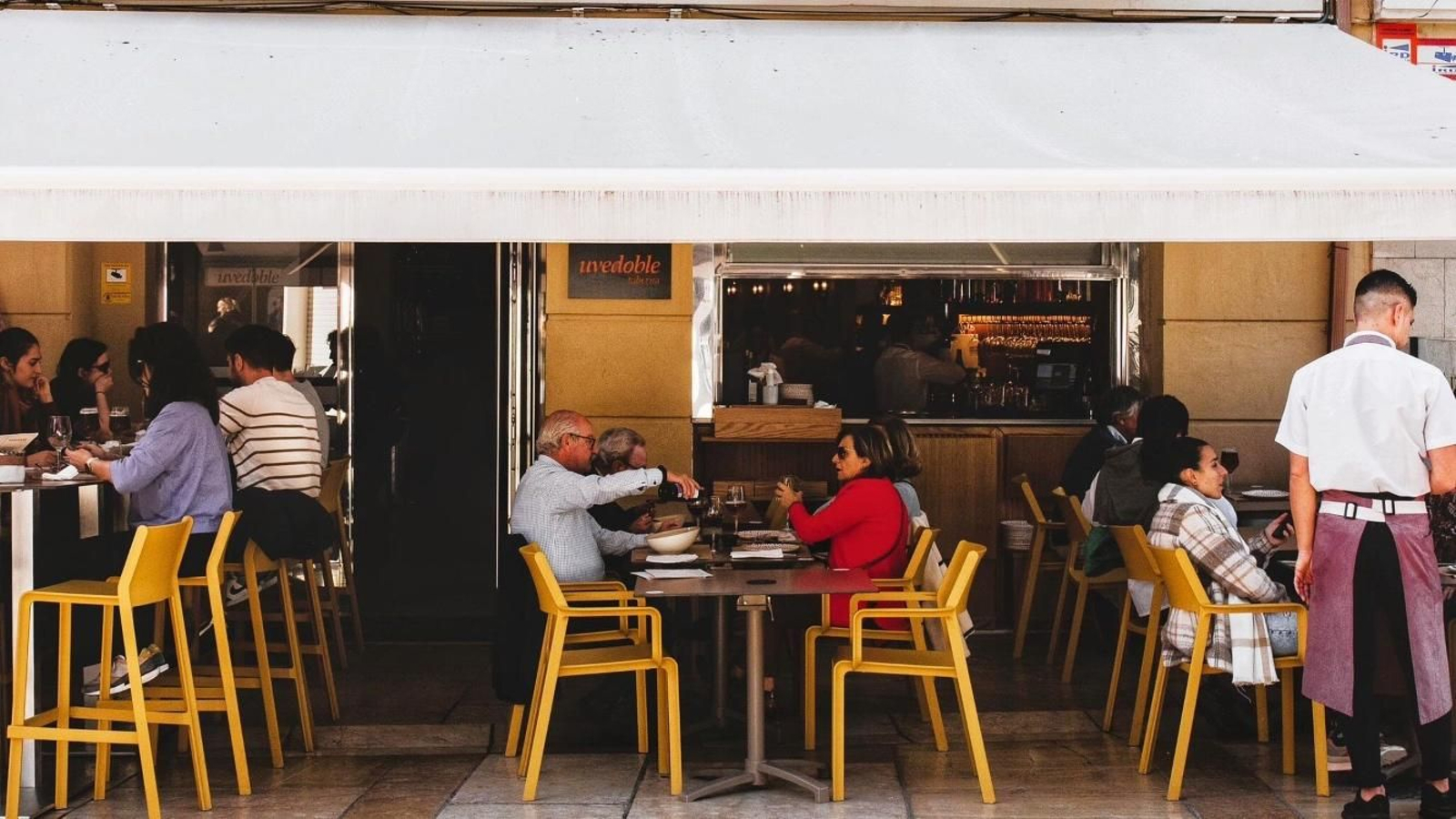 La terraza de la taberna Uvedoble. La terraza de la taberna Uvedoble.