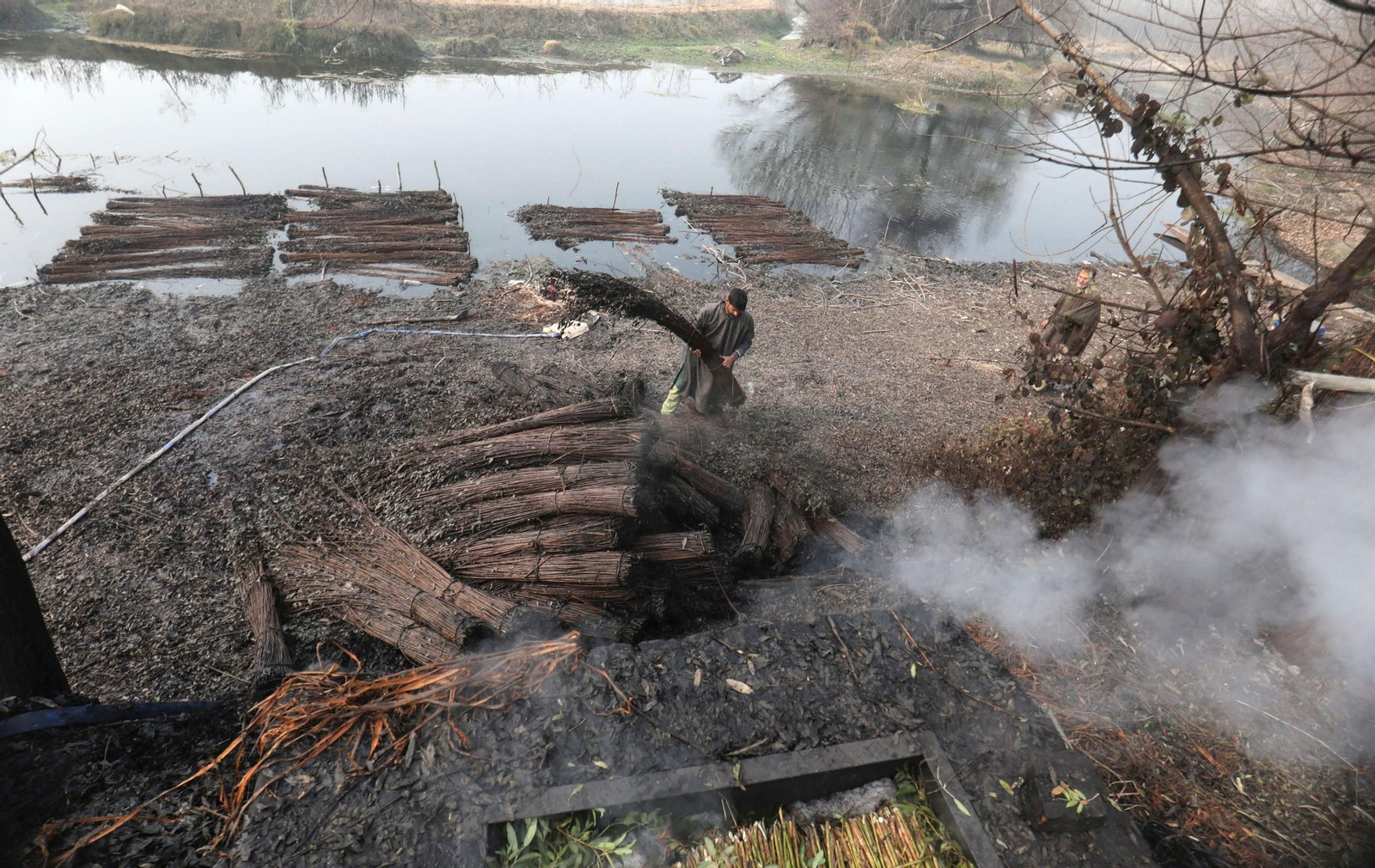 Una tradición ancestral en imágenes: La artesanía de mimbre de sauce de Cachemira