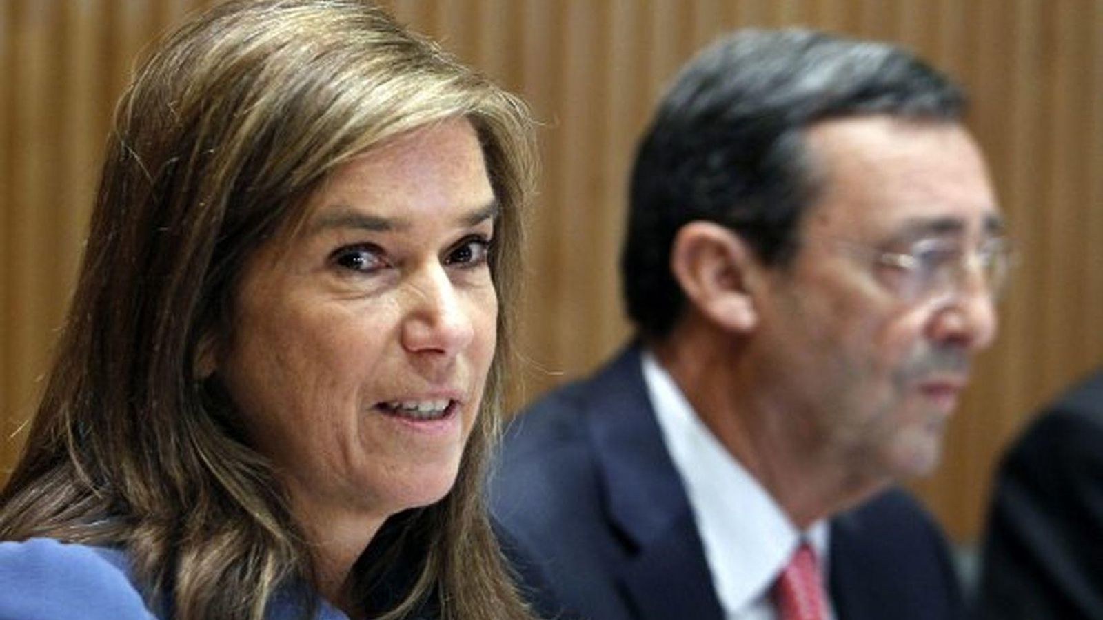 En primer plano la exministra Ana Mato.