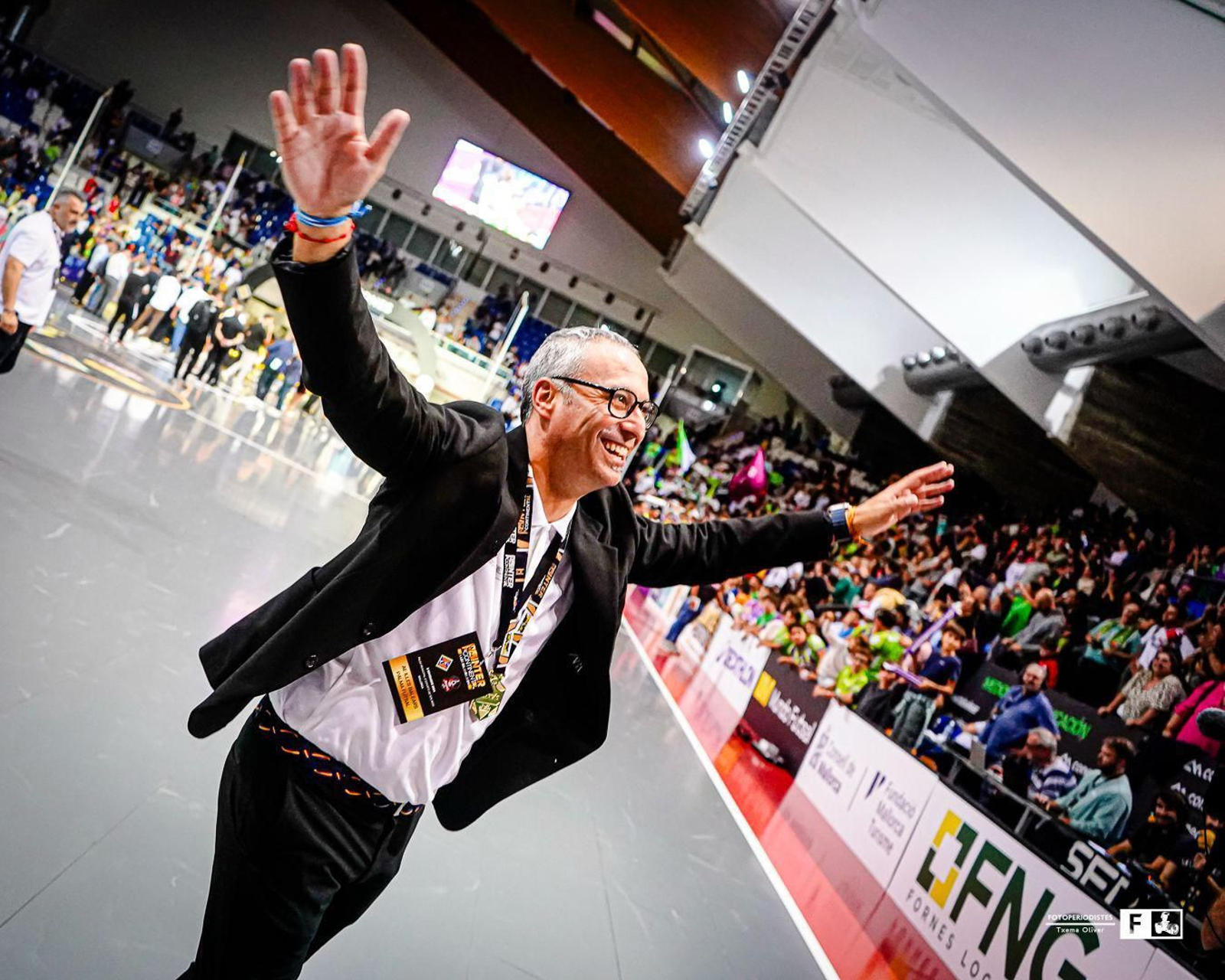 Antonio Vadillo, radiante tras la consecución de la segunda Copa de Europa para el Palma Futsal.