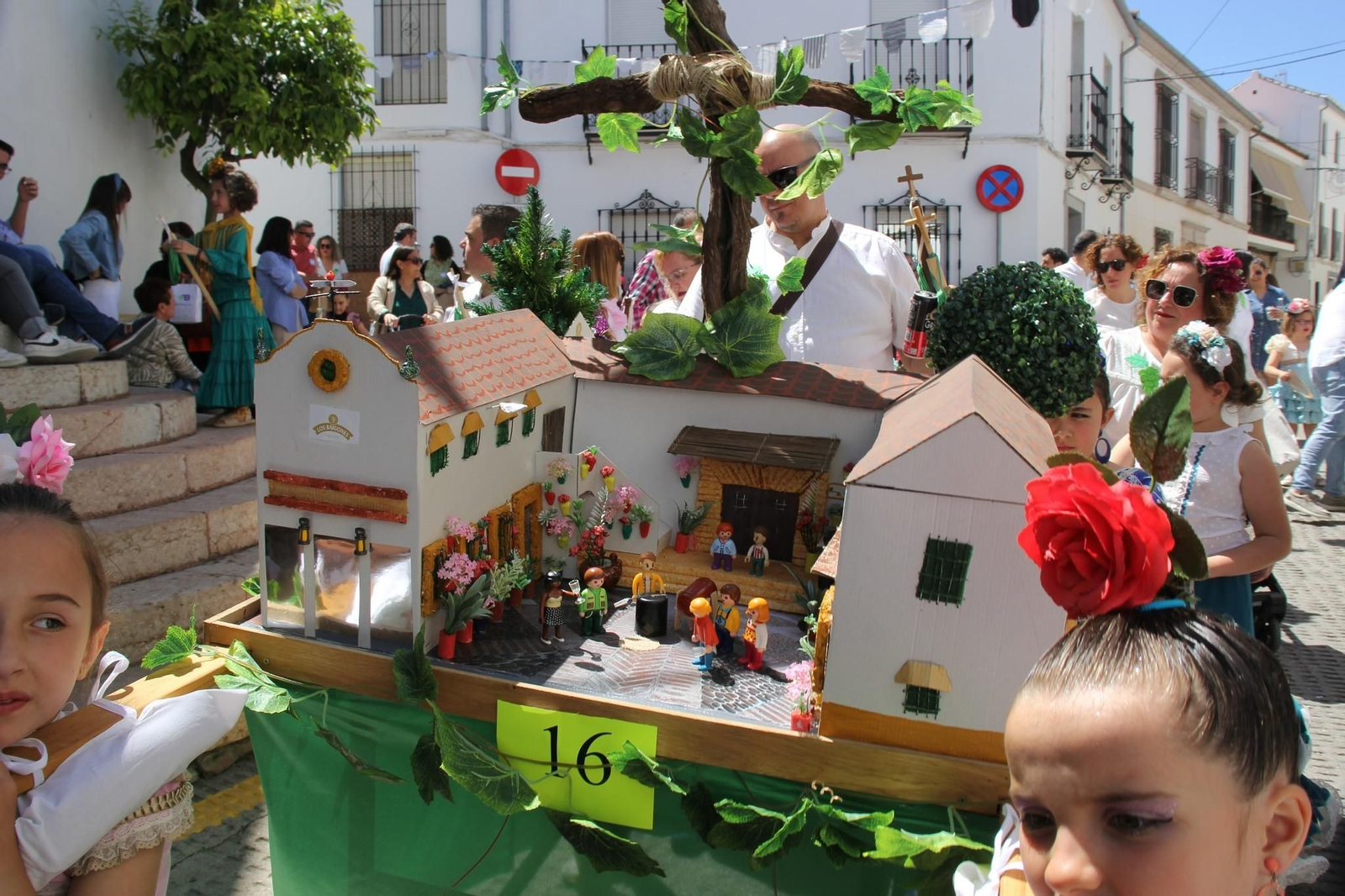 La procesión de la Cruz de Mayo de Montilla, en imágenes