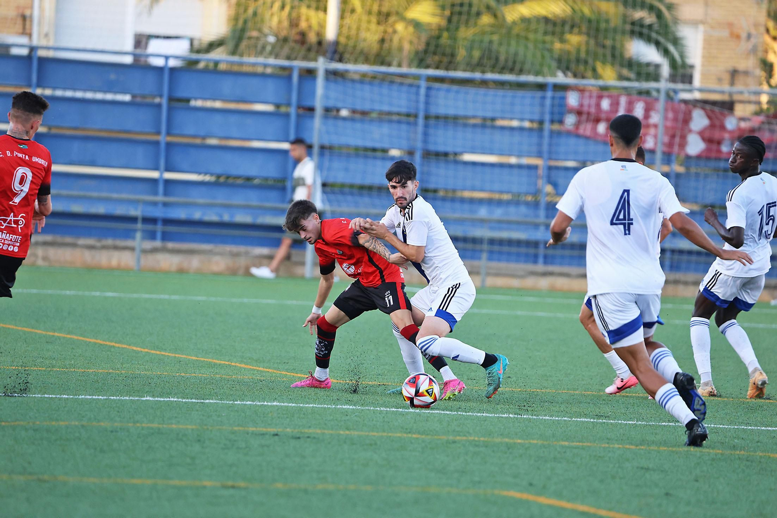 Imágenes del amistoso entre el CD Punta Umbría y el Recreativo de Huelva