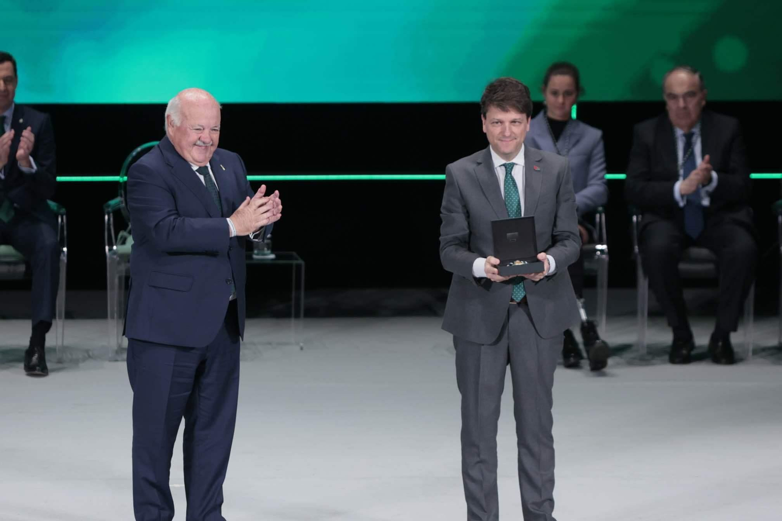 Las imágenes del acto de la entrega de los títulos de Hijo de Predilecto y las Medallas de Andalucía