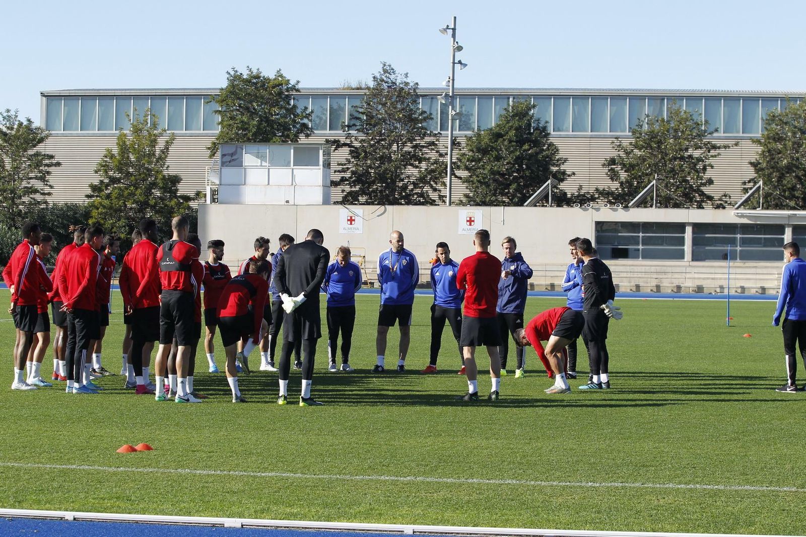Fotogalería del entrenamiento del Almería previa al partido ante el Numancia