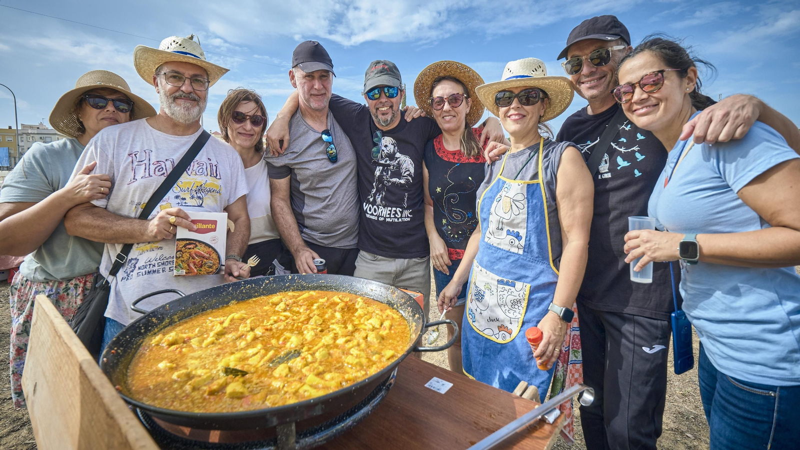 Concurso de paellas en Las Canteras.