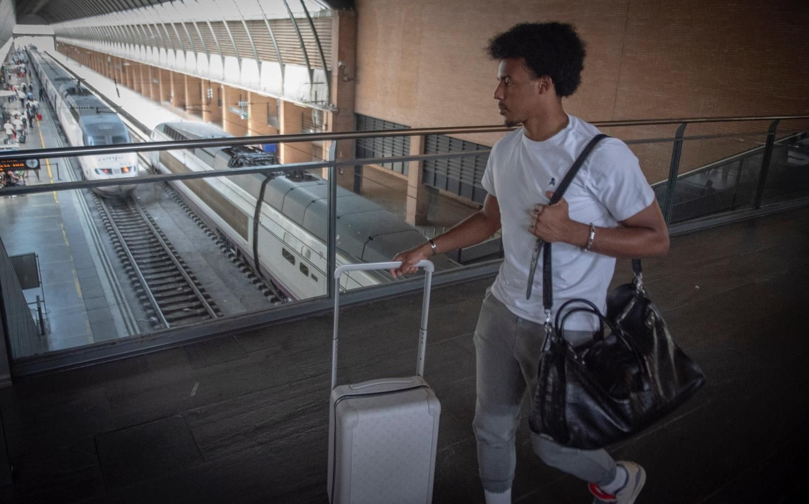 Salida del Sevilla en AVE hacia Madrid para el partido con el Atlético.