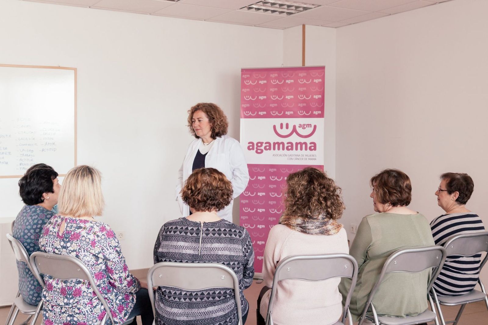 Una actividad en la asociación Agamama.
