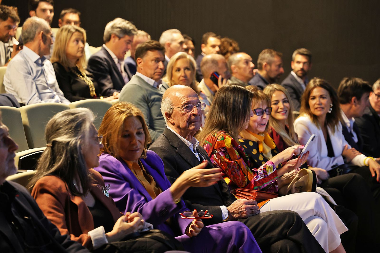 Movitransa presenta los nuevos modelos de BMW IX2 y el X2 en el complejo deportivo Lamiya