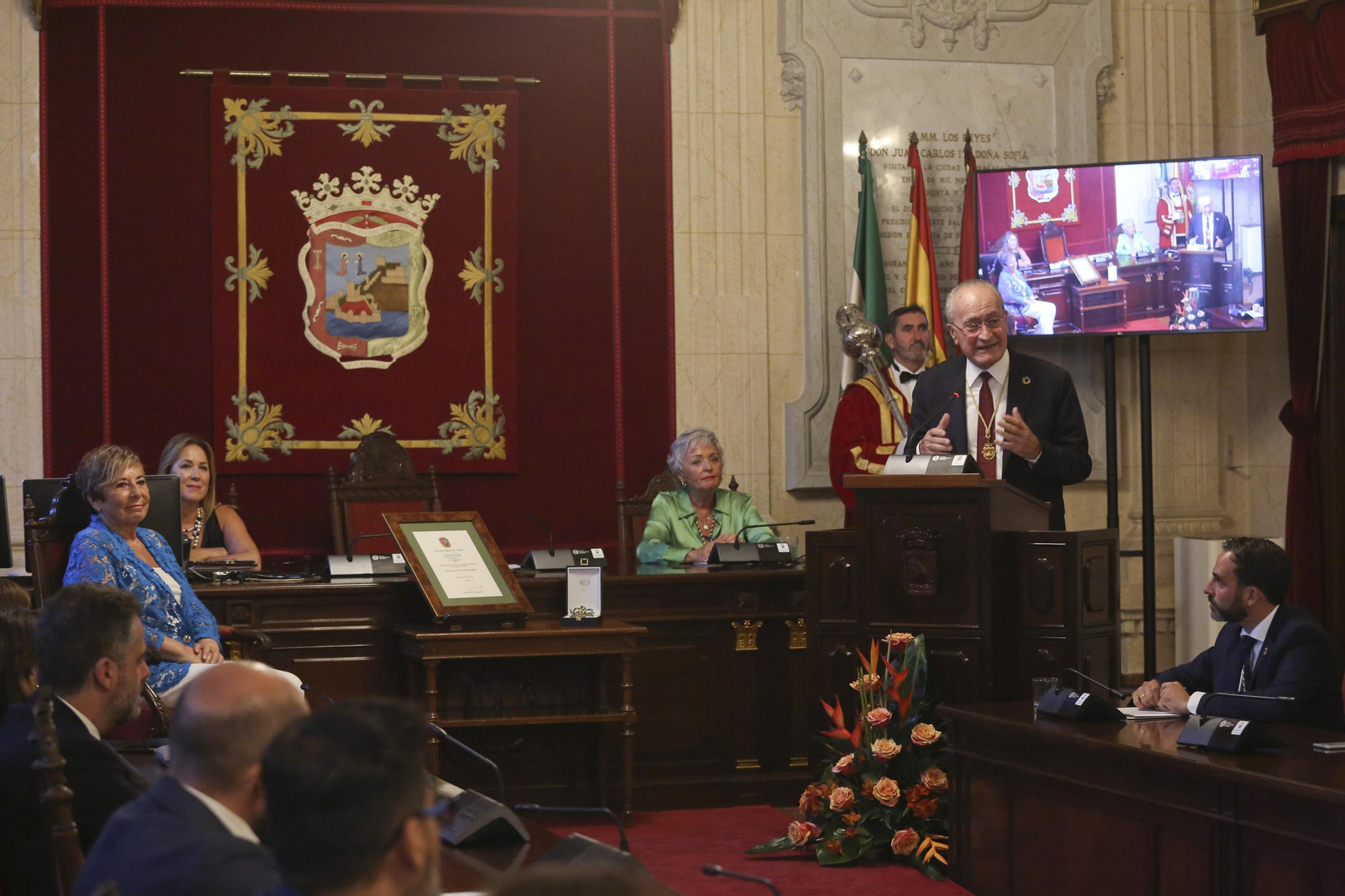 Homenaje a Celia Villalobos en el Ayuntamiento de Málaga (fotos)