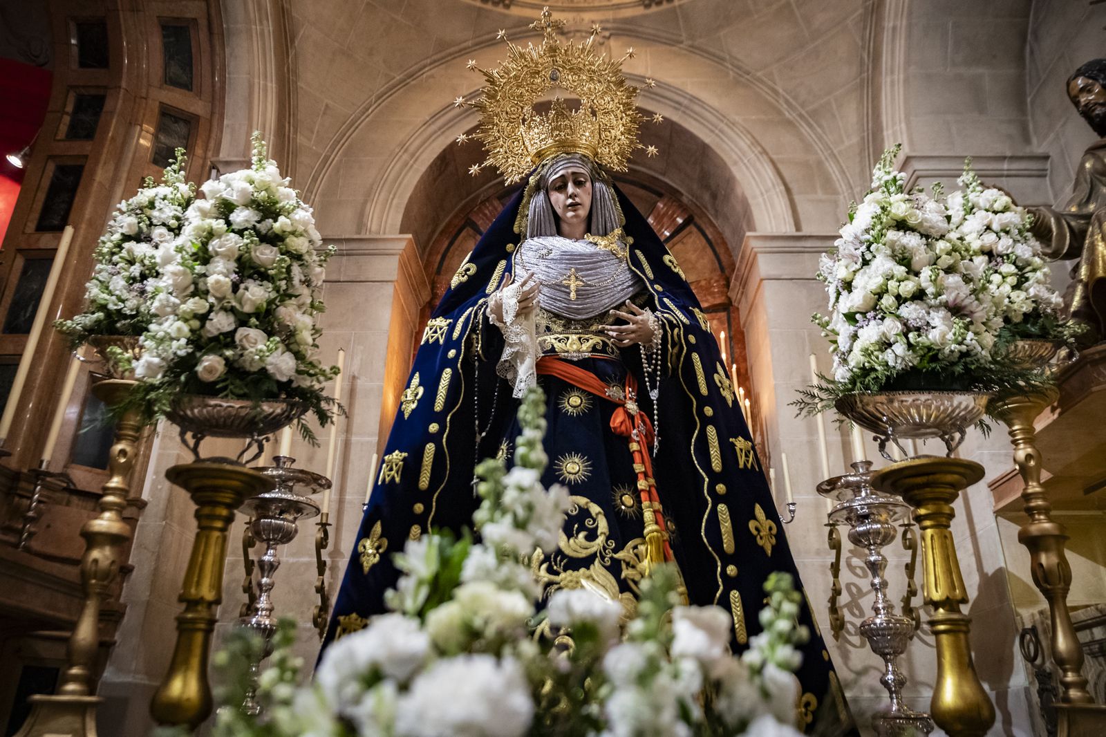 Imágenes de los besapiés y besamanos del Primer Domingo de Cuaresma en Jerez