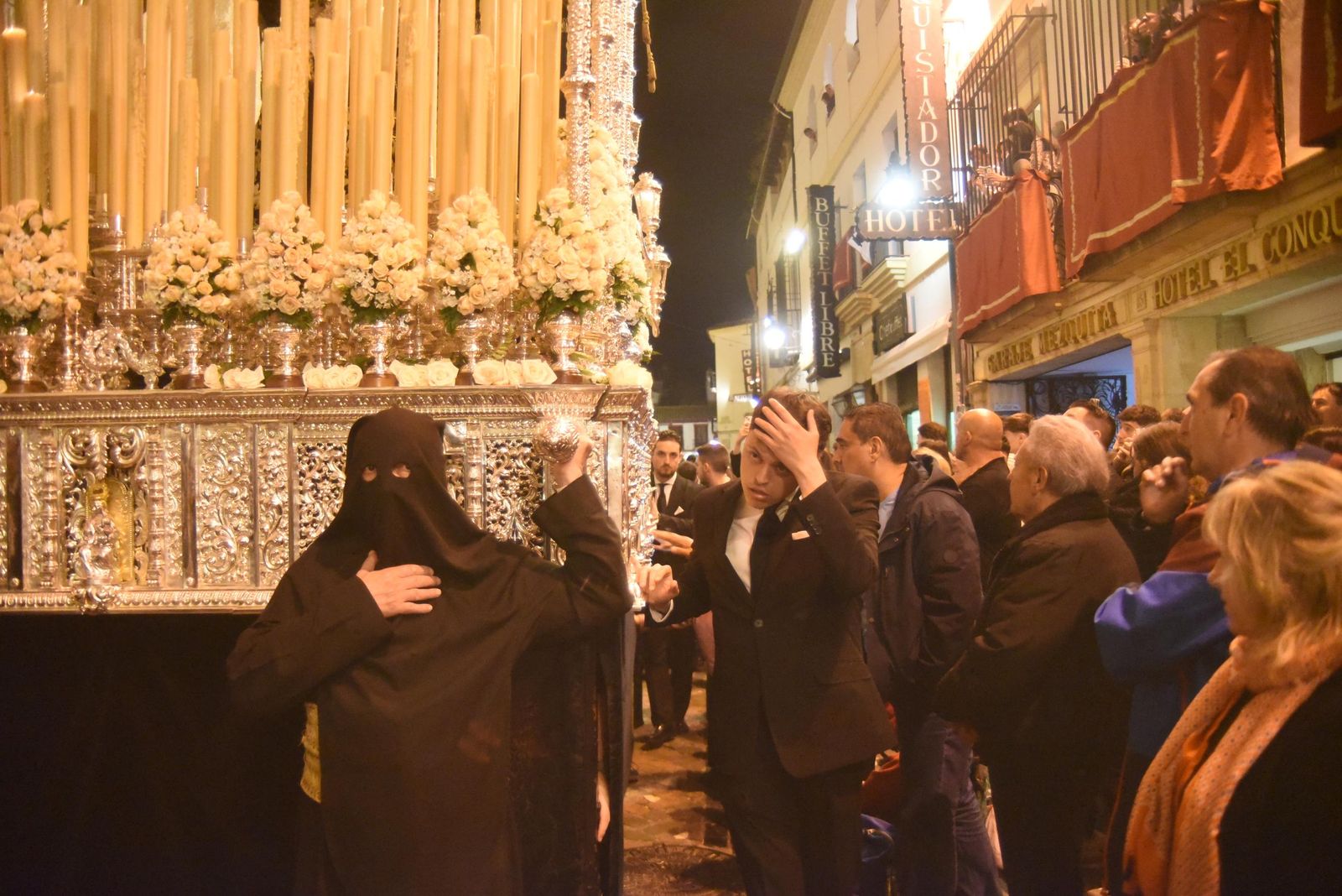La procesión de la Expiración en este Viernes Santo de Córdoba, en imágenes