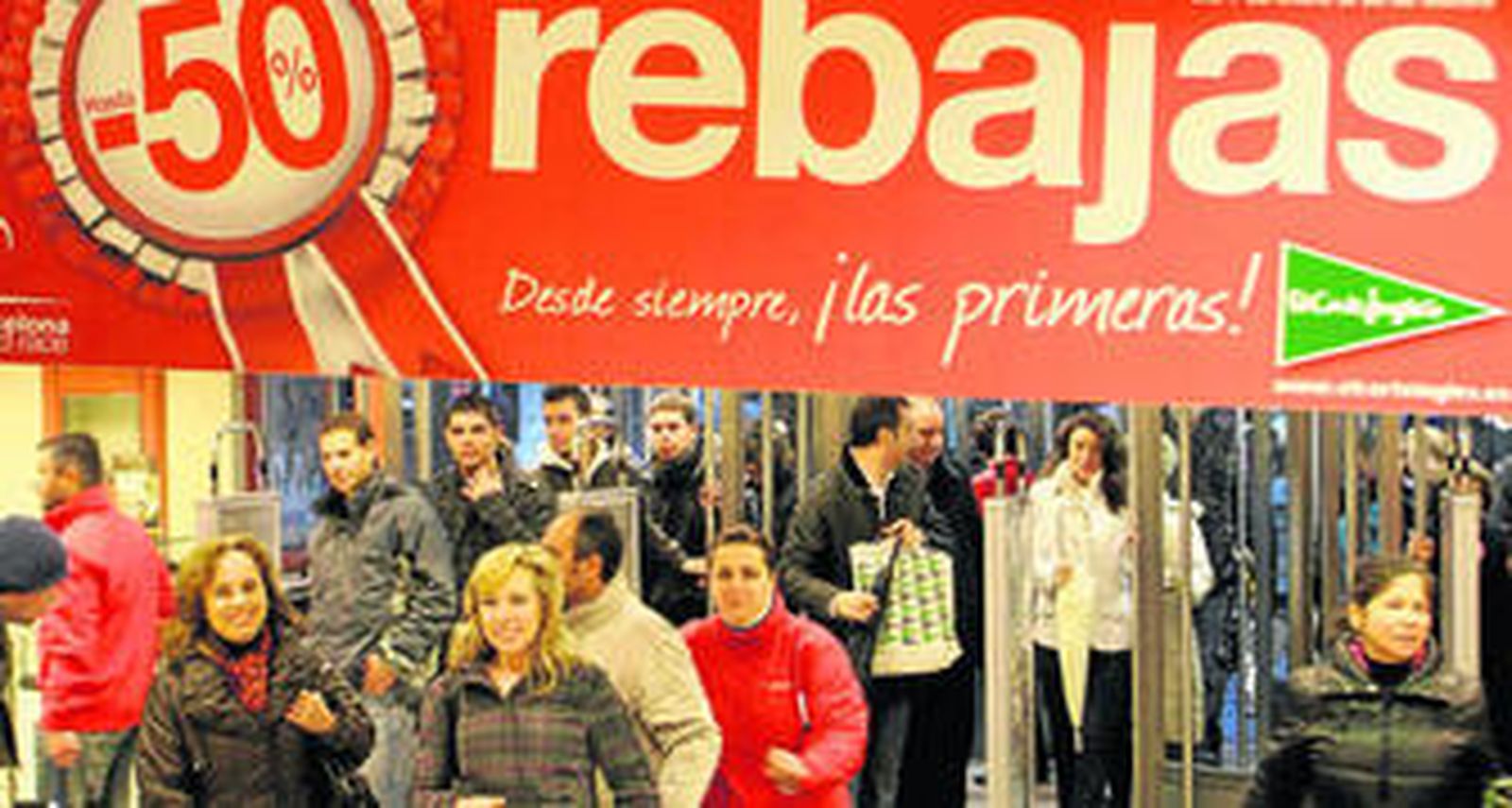 La apertura de puertas de El Corte Inglés abre también las rebajas de invierno.
