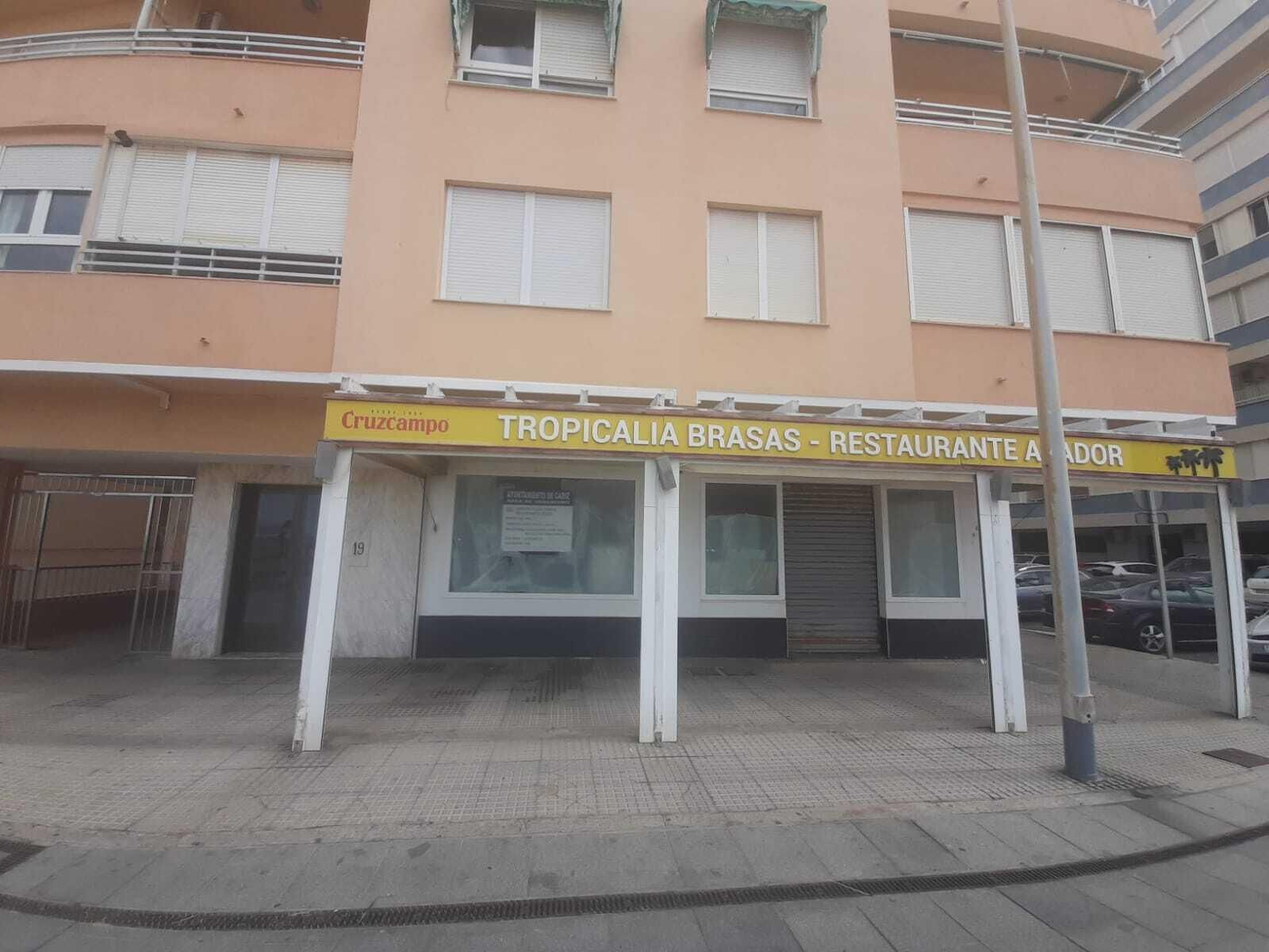 El asador donde antes se encontraba la Heladería Jijonenca