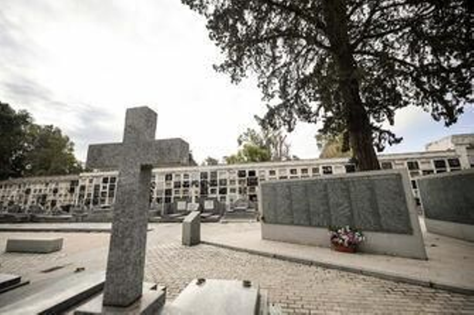 Muro de la memoria del cementerio de La Salud de Córdoba.
