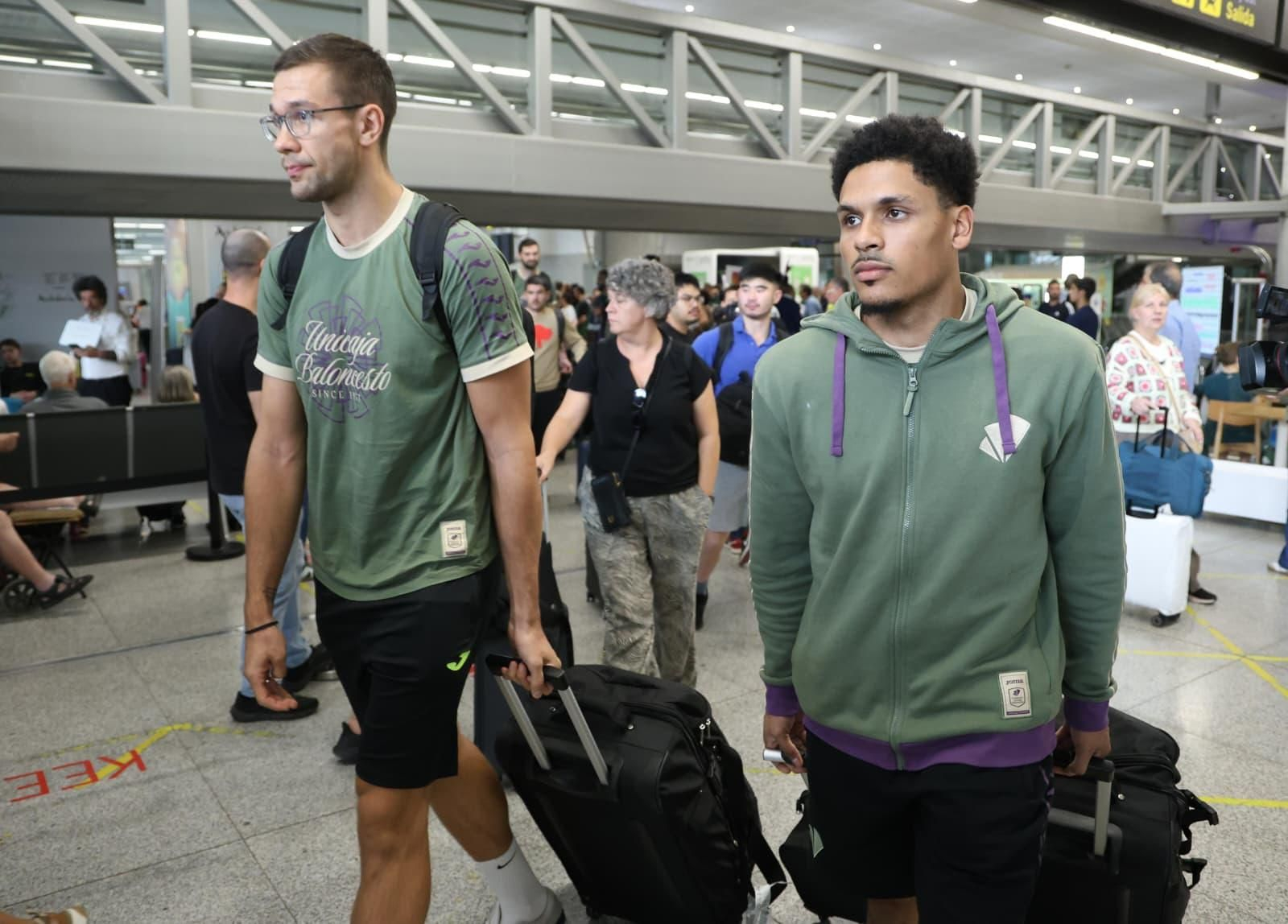 El Unicaja brinda la Copa Intercontinental con la afición