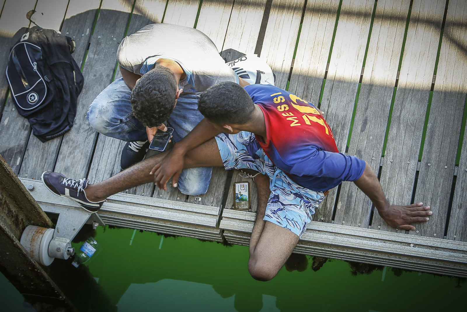 Llegan a Puerto América 32 inmigrantes rescatados de una patera