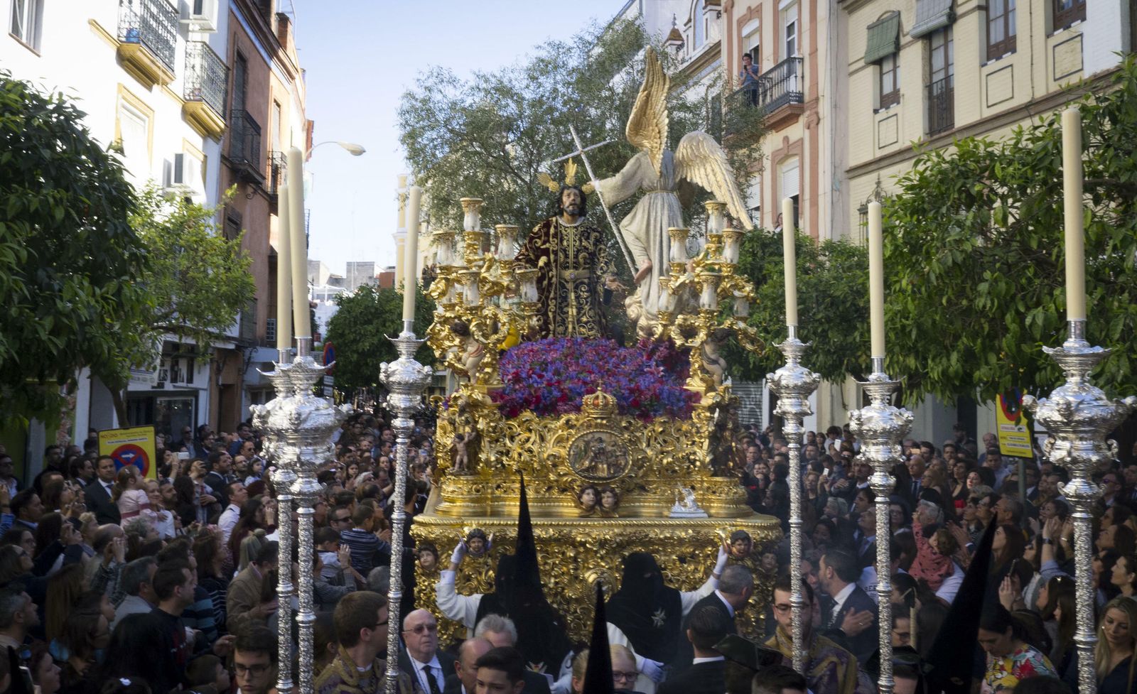 El primer paso de la Hermandad de Montesión.