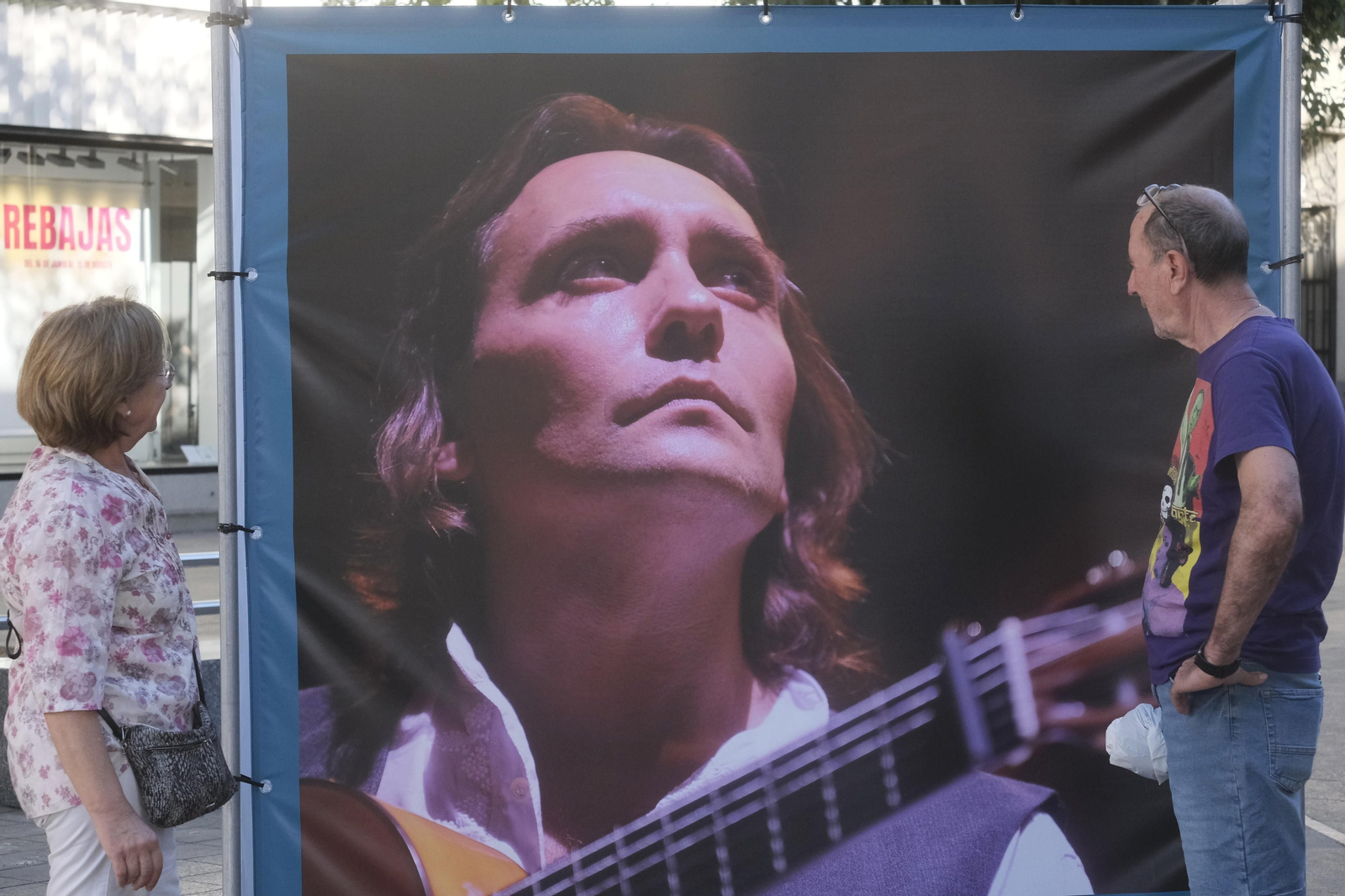 La exposición inaugural del Festival de la Guitarra de Córdoba, en imágenes