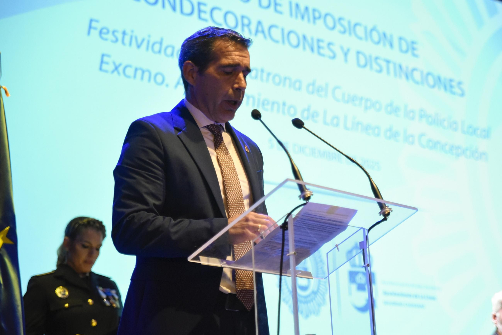 Fotos de la entrega de reconocimientos a la Policía Local de La Línea por el día de la Inmaculada