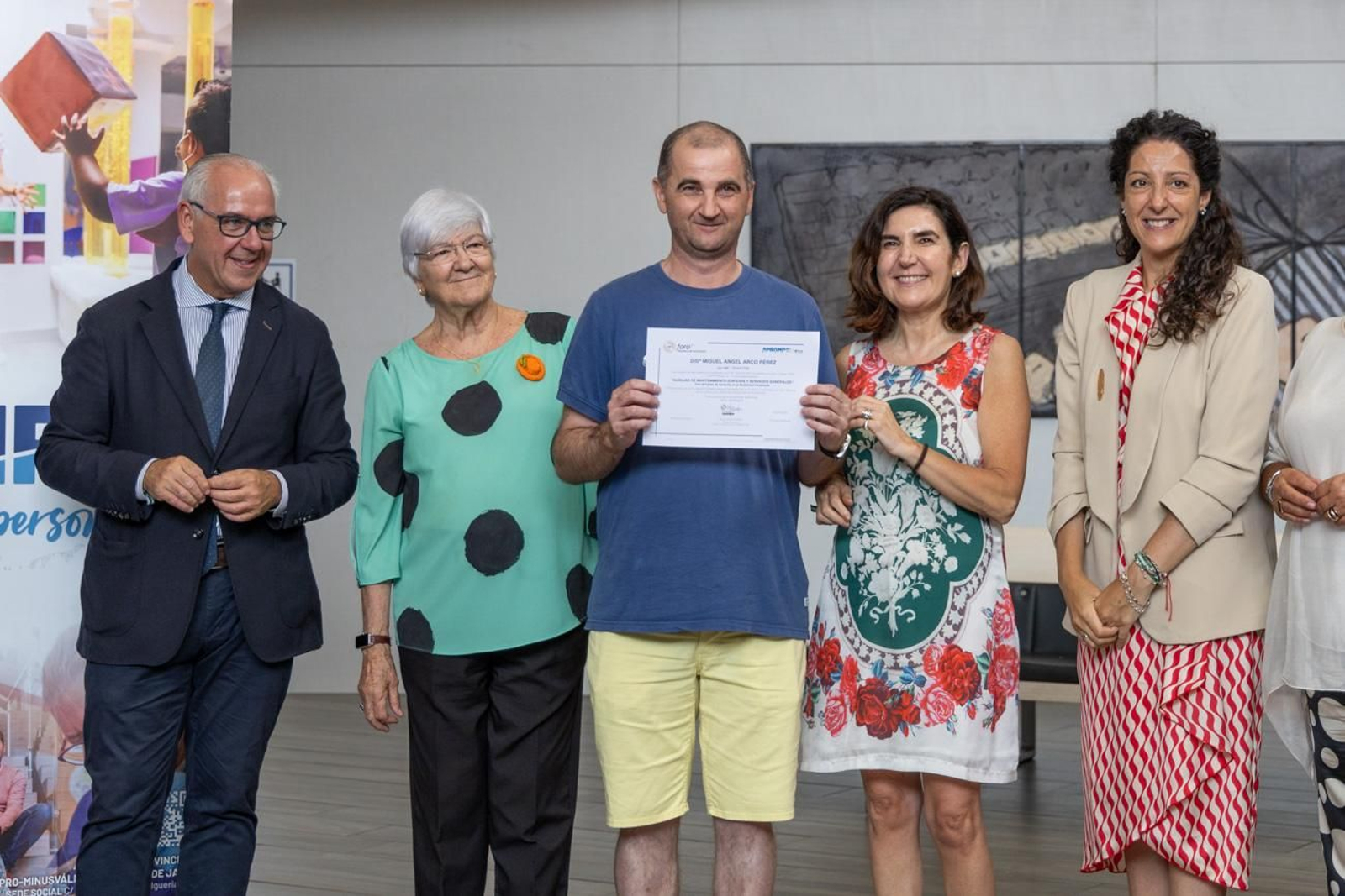 Visita de la consejera a las instalaciones de Aprompsi