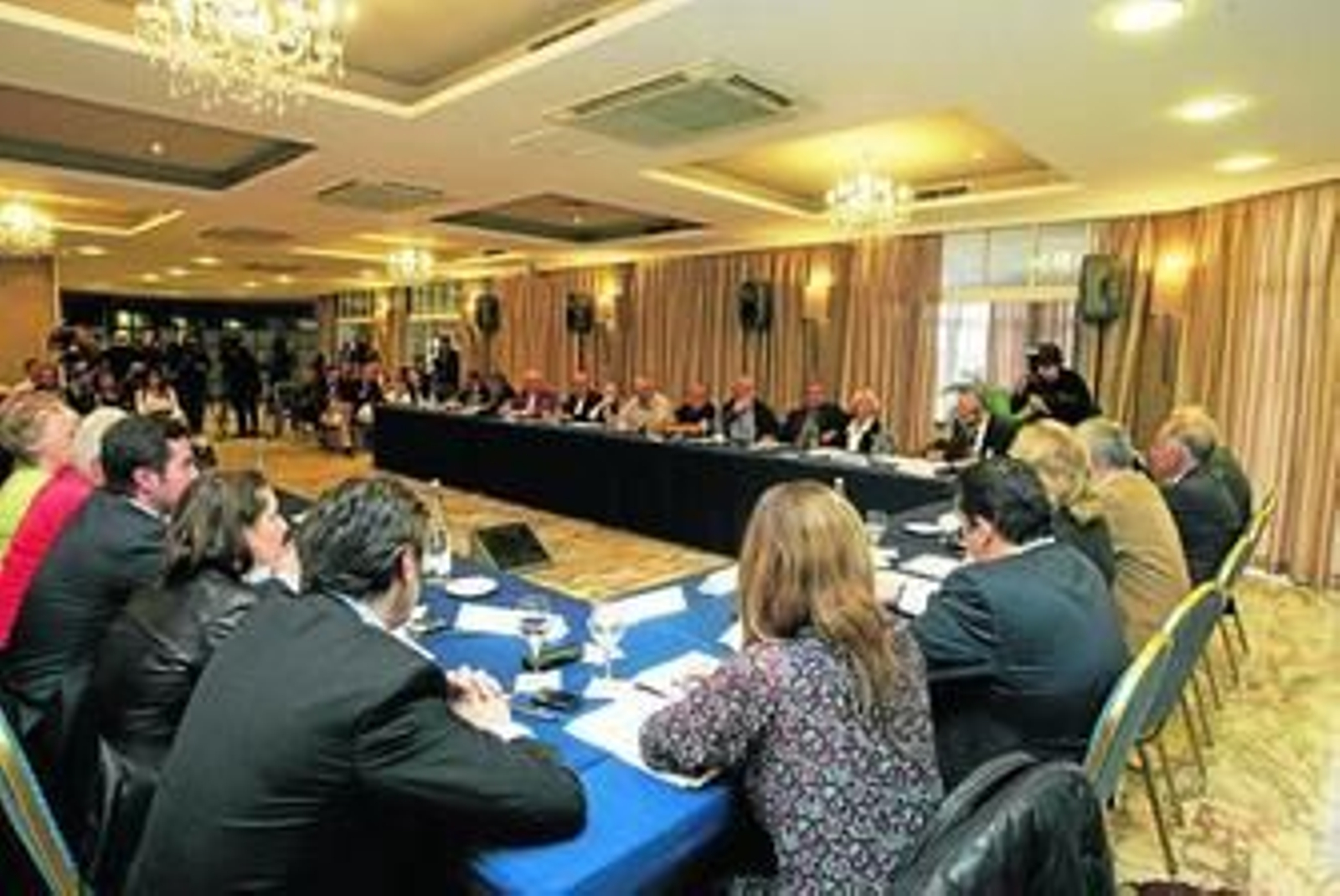 Una treintena de británicos afectados expone los problemas al PP, que adquirió compromisos con AUAN.