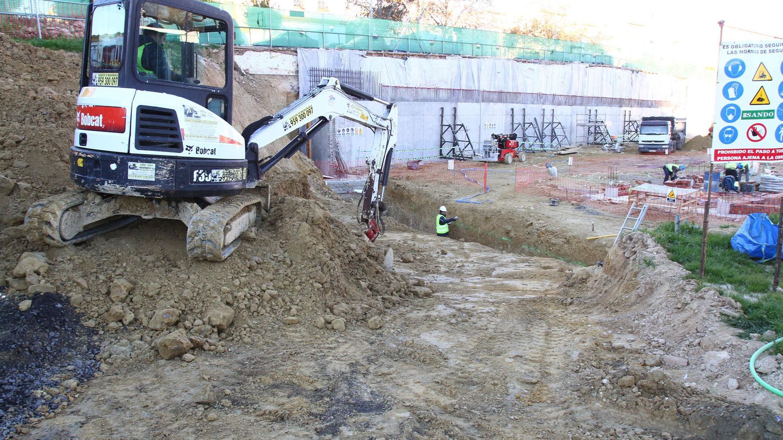 Inicio de las obras en el centro de salud de Isla Chica.