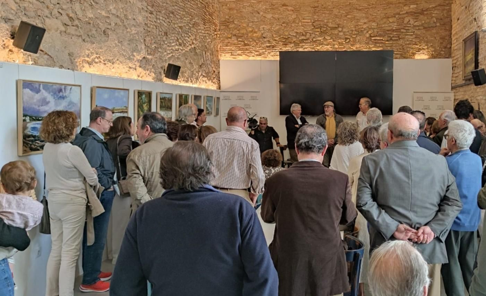 Un momento de la inauguración de la muestra, el pasado miércoles en La Embajada