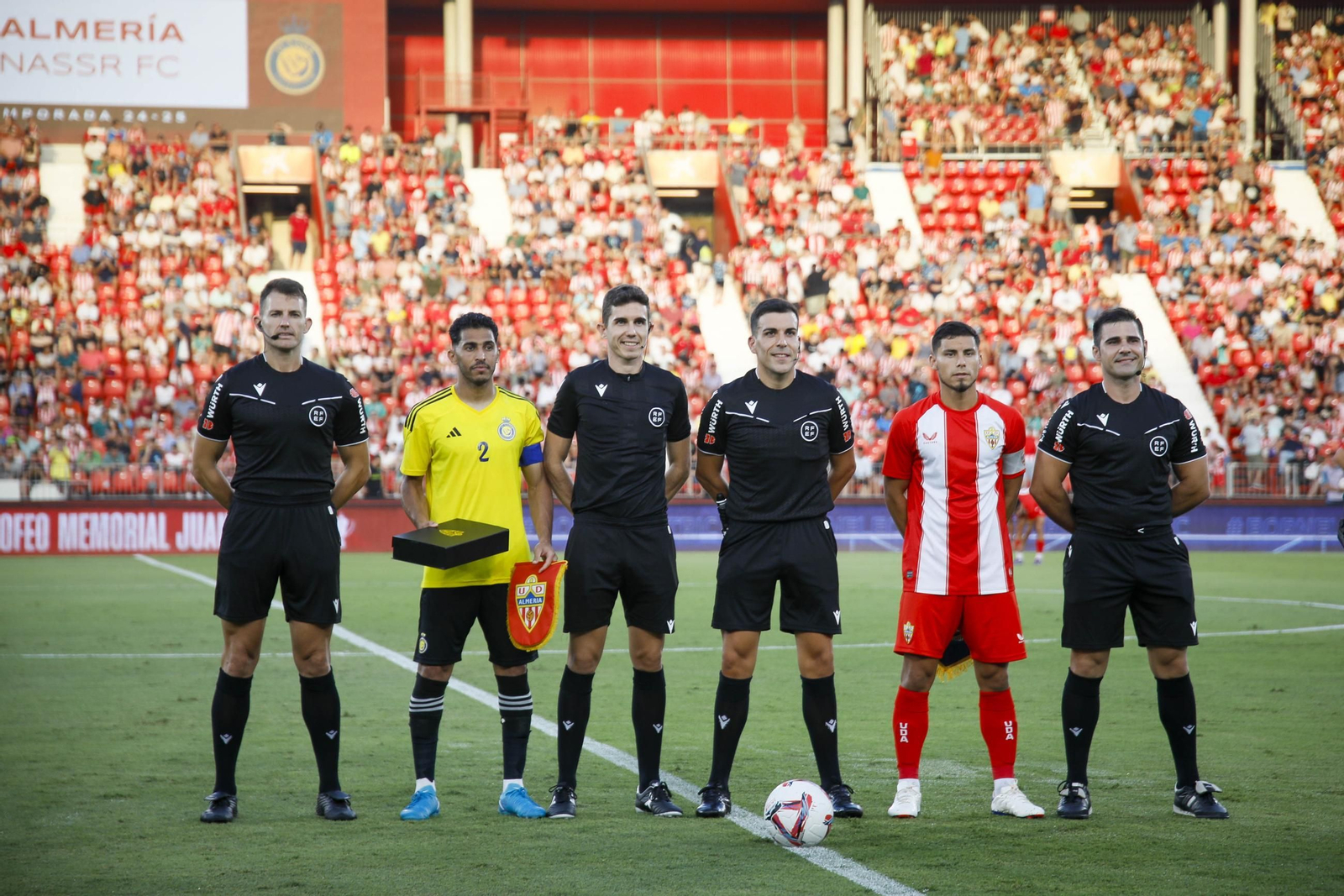 Imágenes del UD Almería-Al-Nassr, Memorial Juan Rojas