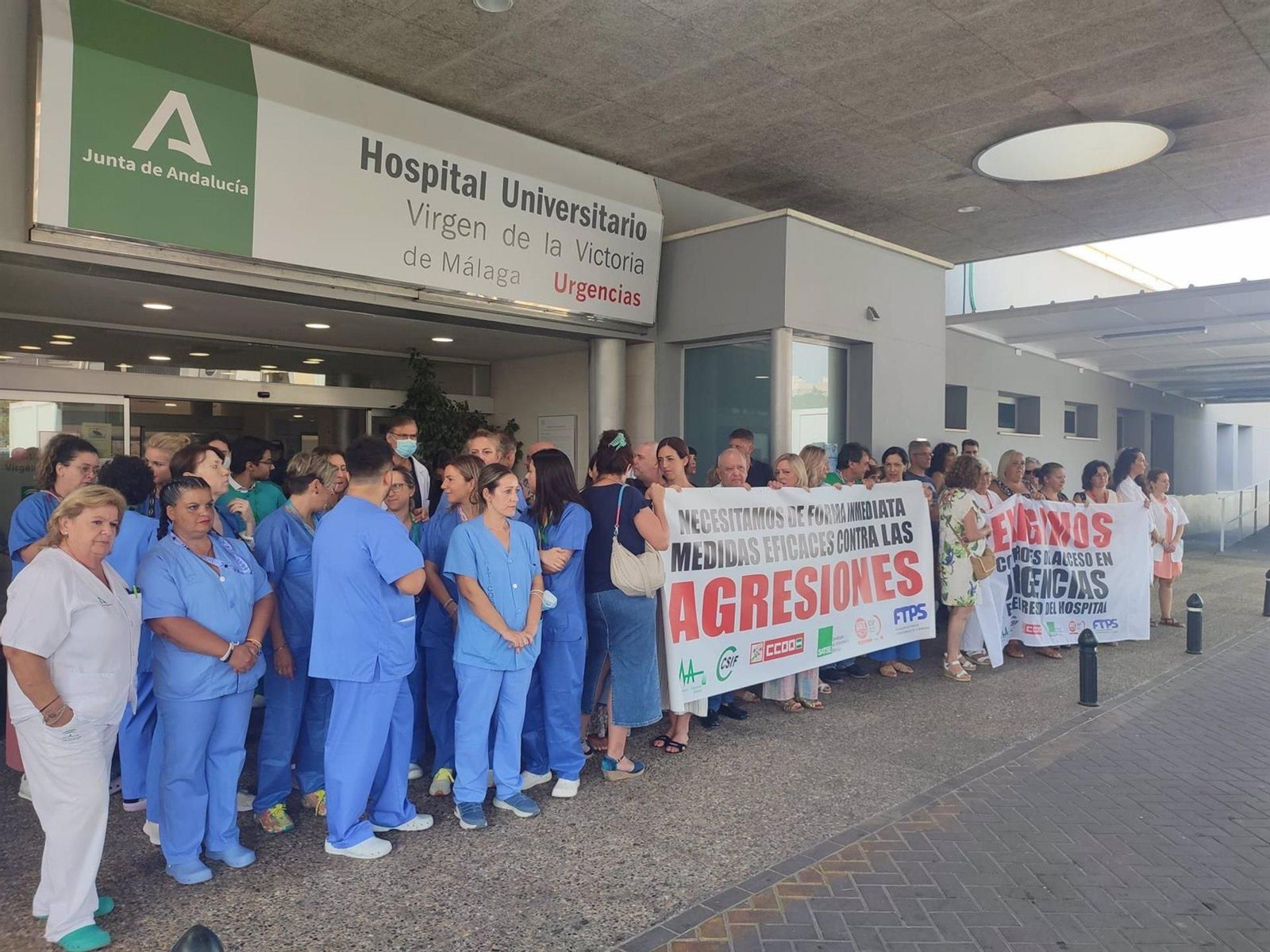Sanitarios reclaman en el Clínico de Málaga "medidas efectivas" para luchar contra las agresiones