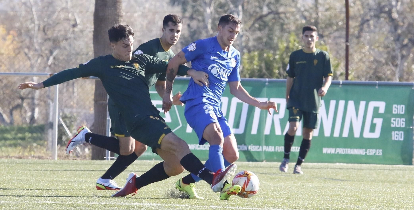 Christian Carracedo, en su última visita a Córdoba con el Linares, para jugar un amistoso con el filia.