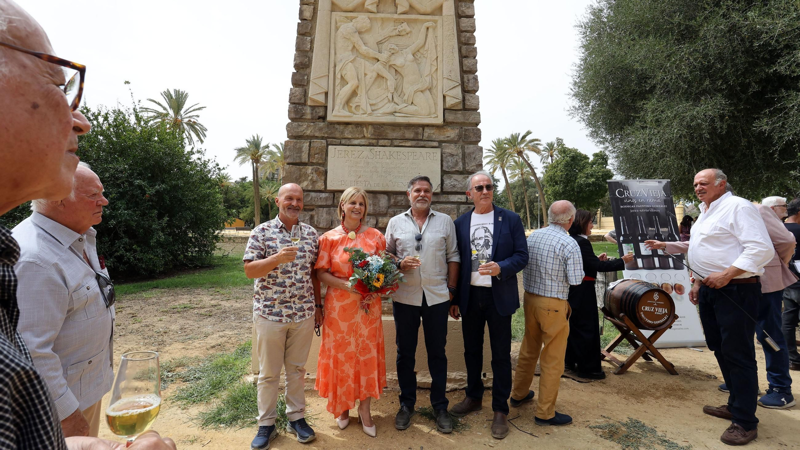 Imágenes del homenaje a Shakespeare en el monumento del parque González Hontoria de Jerez