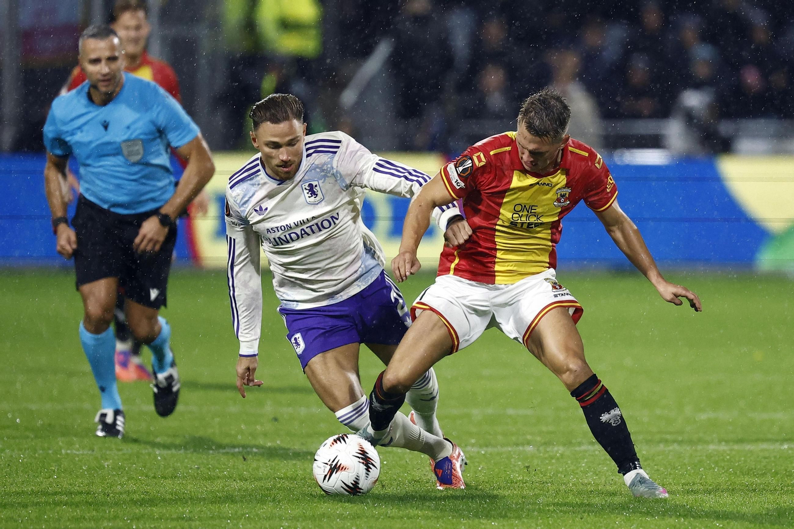 Go Ahead Eagles-Aston Villa (3).jpg
