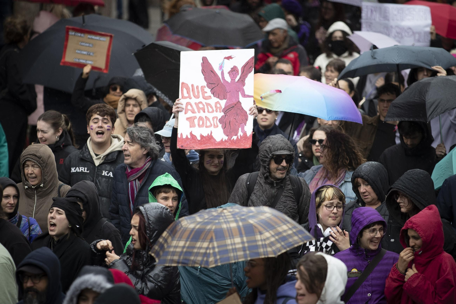 Las mejores imágenes de la manifestación del 8M en Granada