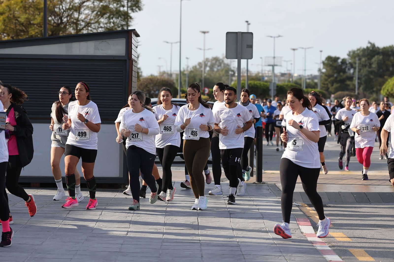 La Carrera Solidaria por el Día de la Mujer McArthurGlen, en fotos