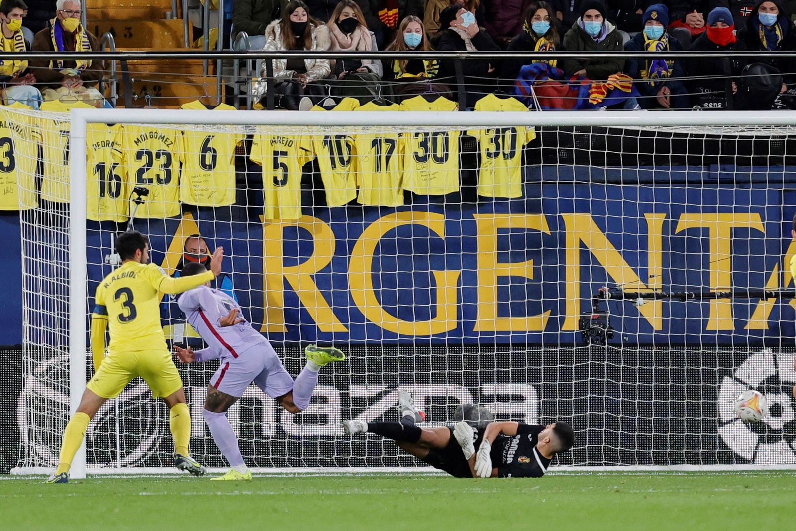 Memphis anota el 1-2 en La Cerámica.