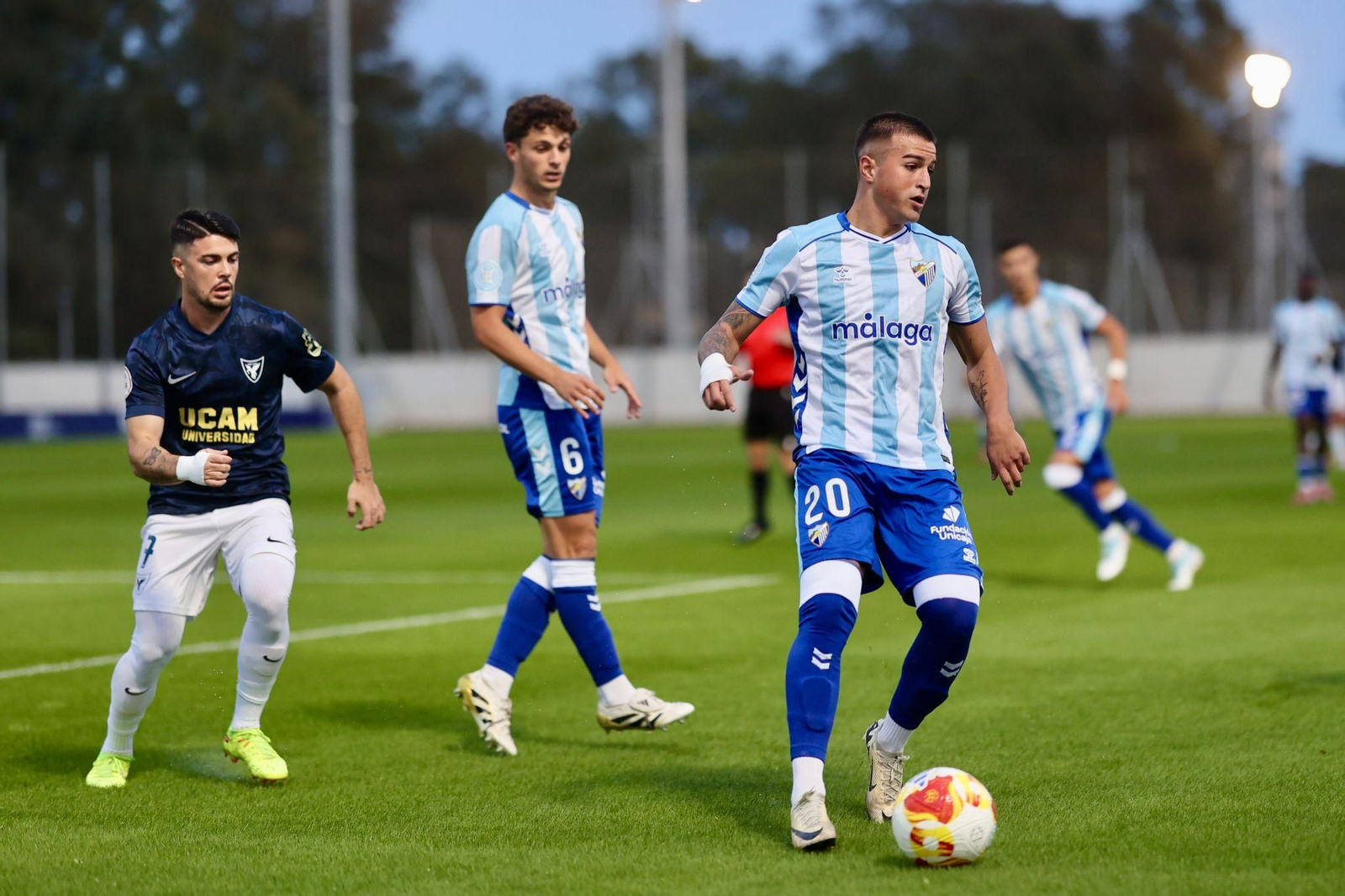 El Atlético Malagueño se estrena ante el UCAM Murcia (1-0)